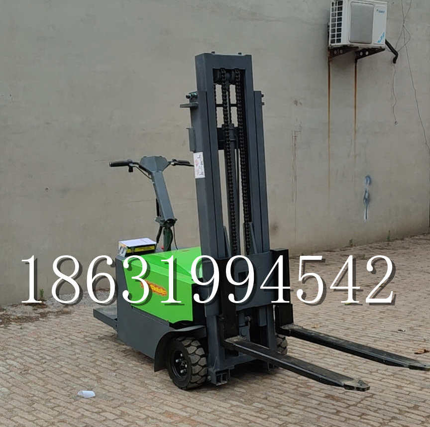 滕州市优程全电动叉车插腿式堆高车液压装卸车1.5吨升高小型站驾式铲车